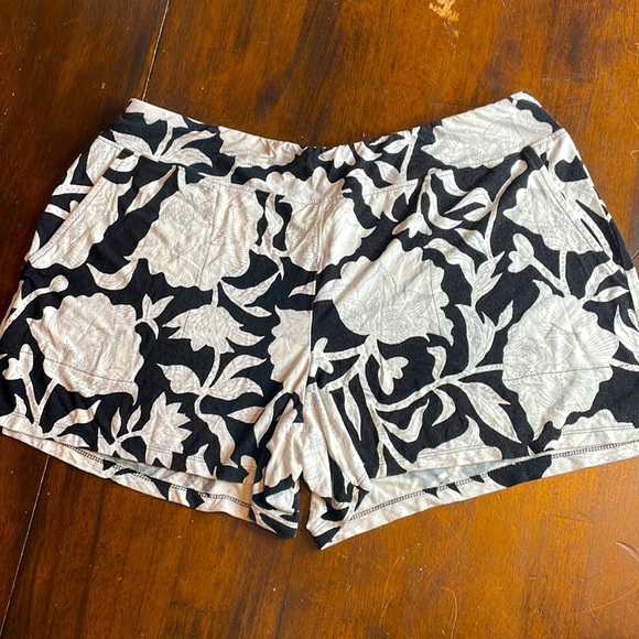 Soma Pants - Soma Floral Shorts